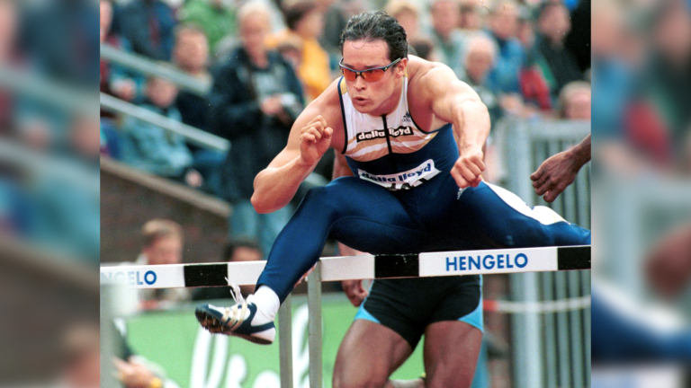 Al 25 jaar is Alkmaarder Robin Korving recordhouder hordelopen: “Al die jaren is niemand in de buurt gekomen”