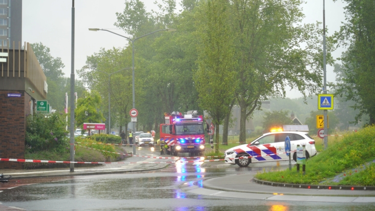 Fietsster overleden bij ongeluk op Alkmaarse rotonde: vrachtwagenchauffeur doorgereden