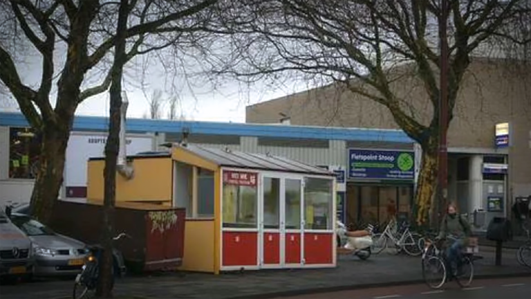 Iconisch Mei Mie sluit na 28 jaar deuren op station Alkmaar: “Onze klanten kwamen uit alle hoeken van het land”