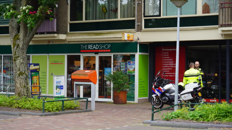 Verdachte (19) van gewapende overval op The Read Shop aan Frederik Hendriklaan opgepakt