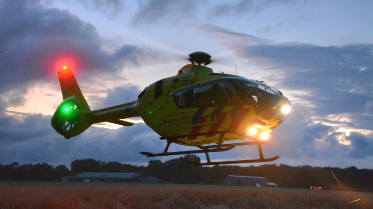 Ambulance en traumahelikopter naar Abel Tasmanstraat