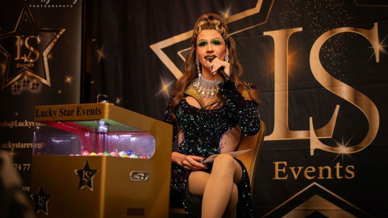 Optredens en luxe prijzen tijdens de Drag Queen Bingo Show in Obdam 🗓