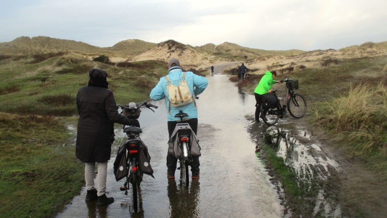 Fietsersbond Bergen vraagt om oplossingen tegen wateroverlast: “Niet eerder is zoveel neerslag gemeten”