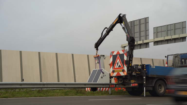 Flexflitspaal weer terug op de N242