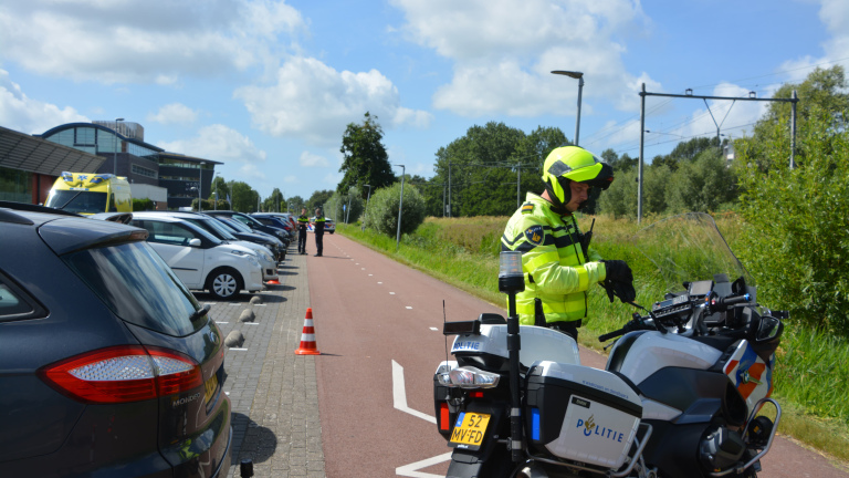 Oudere fietser gewond bij botsing met voetganger op Hertog Aalbrechtweg