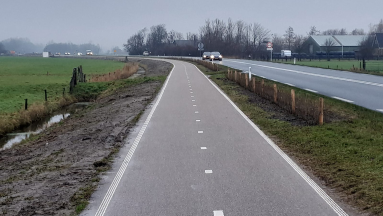 Provinciale fietspaden worden veiliger gemaakt met belijning