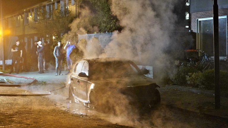 Nachtelijke autobrand in Gezellestraat in Heerhugowaard