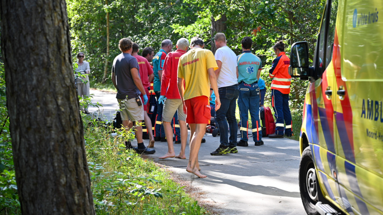 Fietsster ernstig gewond bij val in duinen bij Bergen