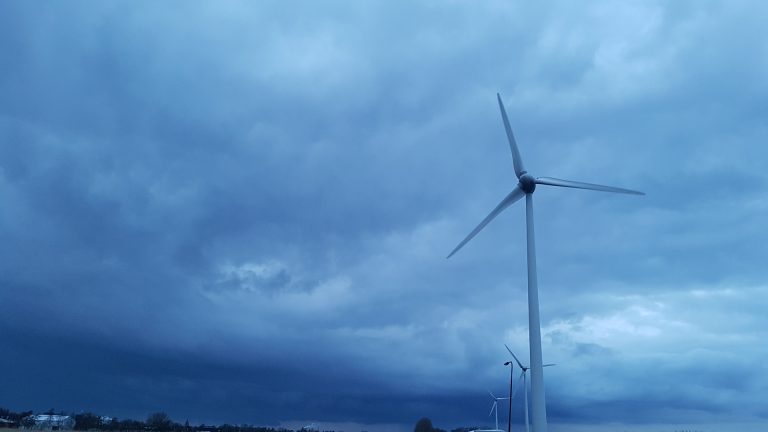 Nét aan waait de juiste wind door de gemeenteraad voor windturbines langs N504