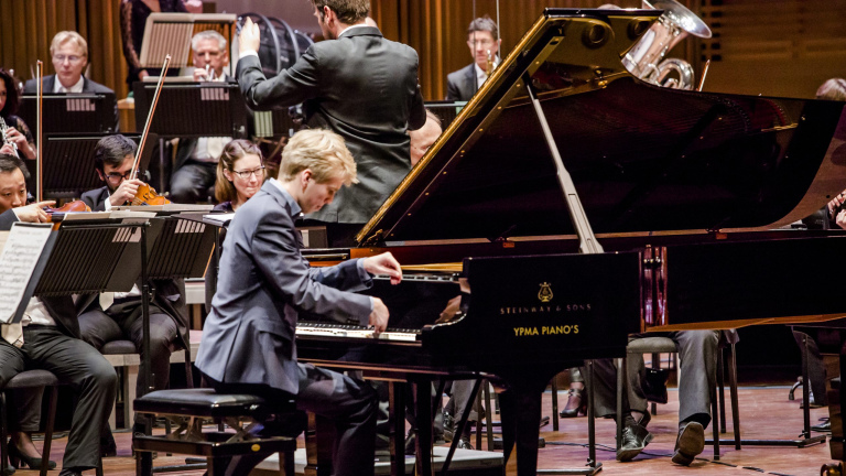 Ramon van Engelenhoven met pianorecital in Ruïnekerk 🗓