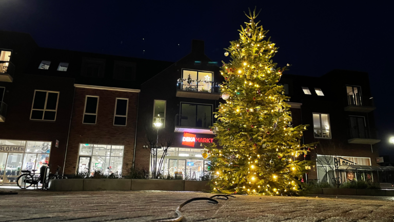 Feestje rond ontsteken verlichting in kerstboom Stadsplein 🗓