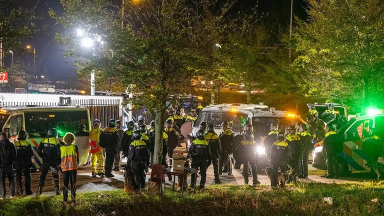 Nog twee Polen aangehouden vanwege voetbalgeweld tijdens wedstrijd AZ-Legia Warschau