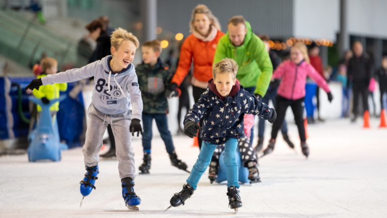 Sluit het schaatsseizoen af met een Buffelavond of ’11-Steden stempeltocht’ 🗓