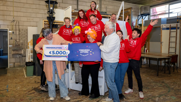 Spelers van VriendenLoterij verrassen Scala met 5.000 euro