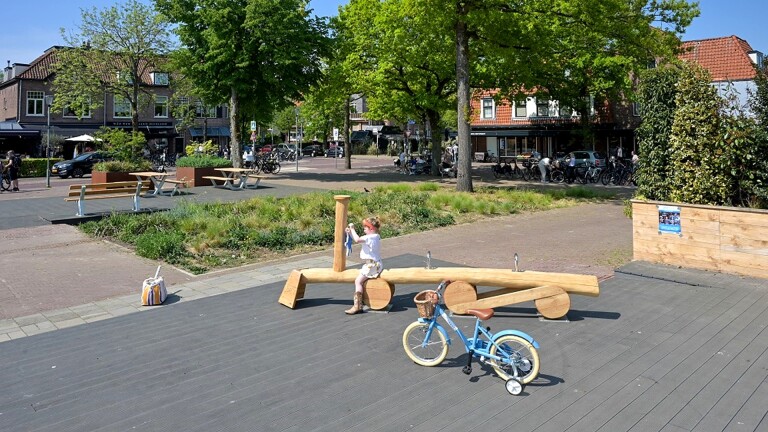 Tijdelijke inrichting van Plein in Bergen nu echt klaar