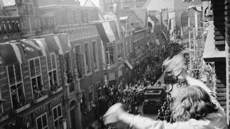 Enorme vreugde, spontane liefdes, maar ook onrust: zo werd Alkmaar 80 jaar geleden bevrijd