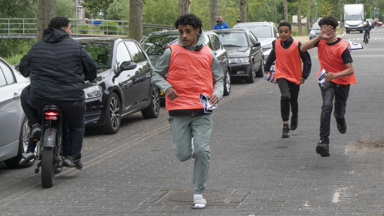 Ruim honderd jongeren op de vlucht voor politie tijdens ‘The Hunt’ in Alkmaar