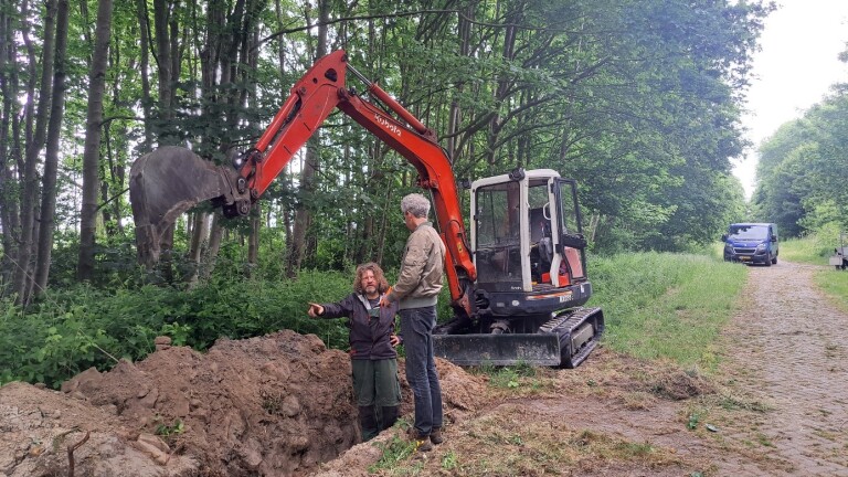 Milieuregelgeving frustreert zelfs Ecodorp Bergen: ‘We leven zo duurzaam mogelijk en toch staat het milieu ons nu in de weg’