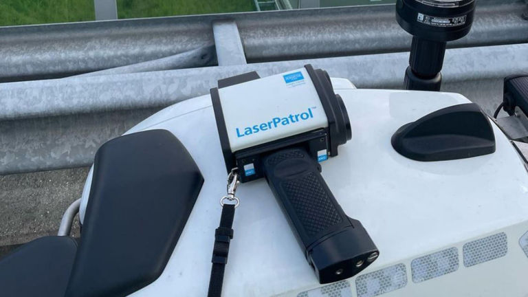 Tientallen (veel te) hardrijders bij werkzaamheden aan N242 op de bon