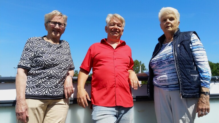 “Nu officieel dan”: alsnog erkenning voor eerste vrouwelijke scheidsrechters