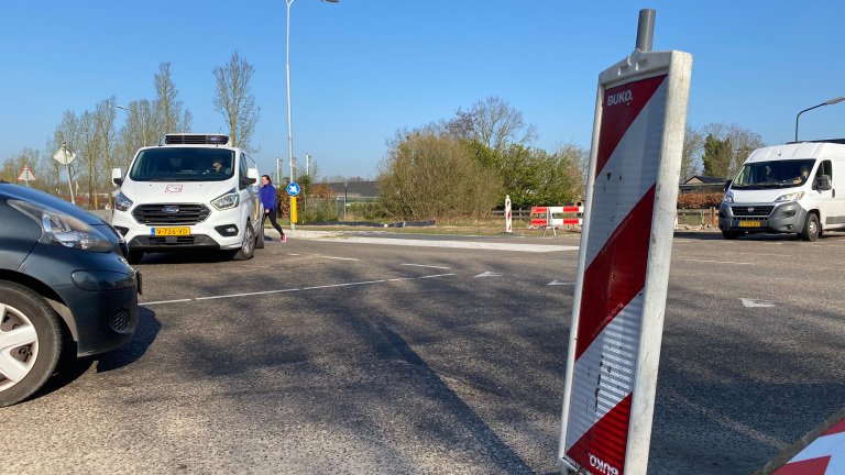 Fietsers blijven voorlopig onveilig Vennewatersweg oversteken: Heiloo legt schuld bij bezwaarmakers