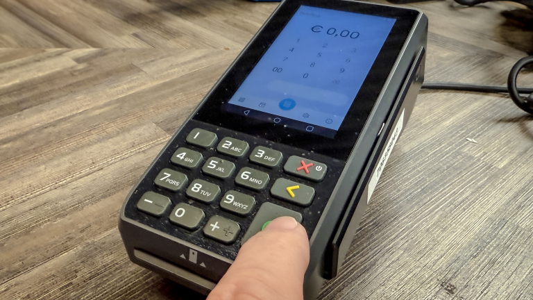 Heilooërs slaan alarm: “Pinbetalingen dubbel afgeschreven”