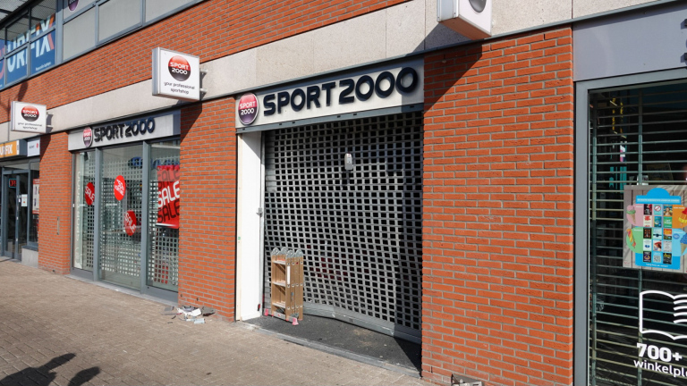 Weer Sport 2000 winkel doelwit van ramkraak, deze keer in Heerhugowaard