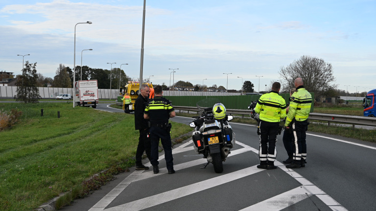 Motorrijder gewond na inhaalactie op toerit N242 bij Alkmaar