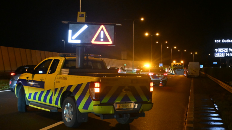 N242 richting Heerhugowaard deels afgesloten na ongeval, lange file tot op A9