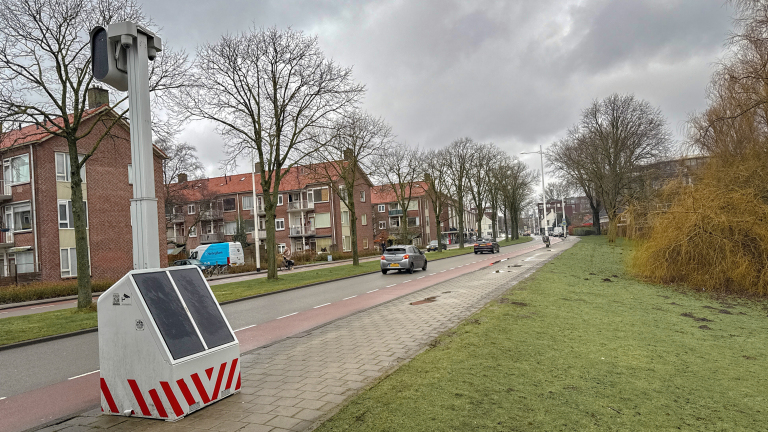Oppassen geblazen: flexflitser houdt Alkmaarse Vondelstraat weer in de gaten