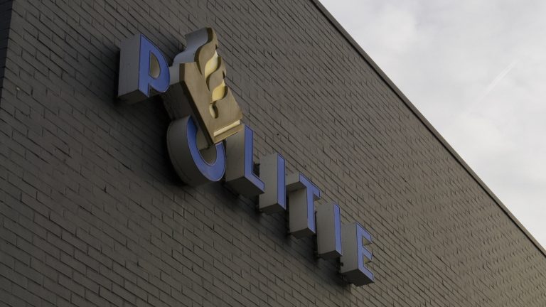 Politie deelt foto van mogelijk minderjarige die Alkmaarse vrouw (84) oplichtte