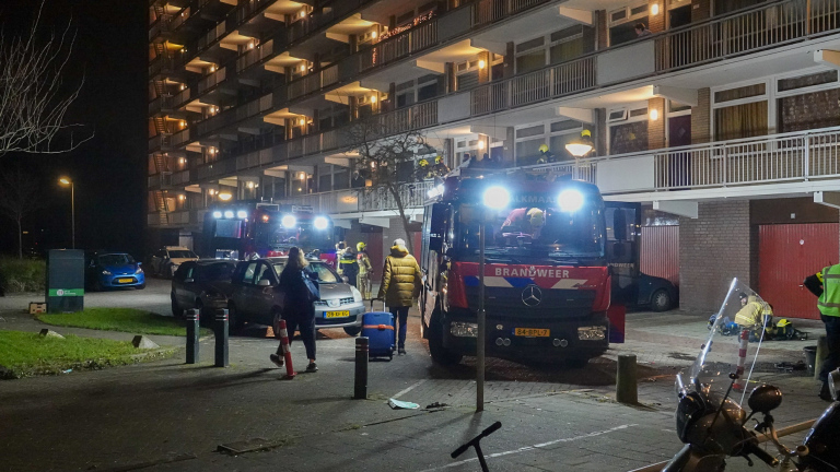 Brandlucht in flat Oudorp: plantenbakken in garagebox blijken boosdoener