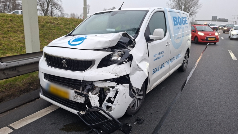 Ongeluk op N242 veroorzaakt vertraging in avondspits bij Alkmaar