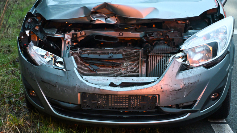 Geen gewonden, wel schade bij botsing op N9 in Alkmaar