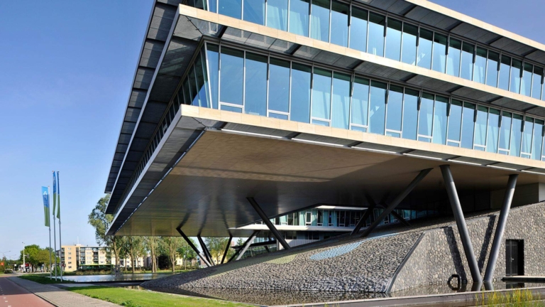 Van regenton tot wadi: waterschap pleit voor ‘watervanger’ in elke tuin