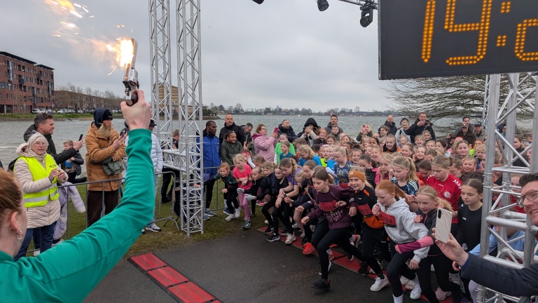 Gure Heerhugowaard Cityrun brengt meer mensen op de been dan ooit: “Heel erg blij mee”