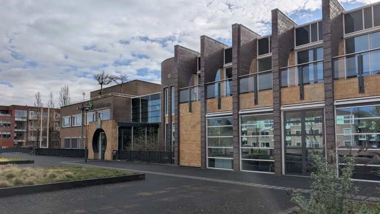 Nieuwe schetsen voor kindcentrum Bakkum: ‘Oplossing die ruimte bespaart’