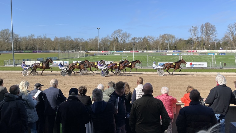 Pinksterraces met nationaal sprintkampioenschap op Alkmaarse drafbaan 🗓