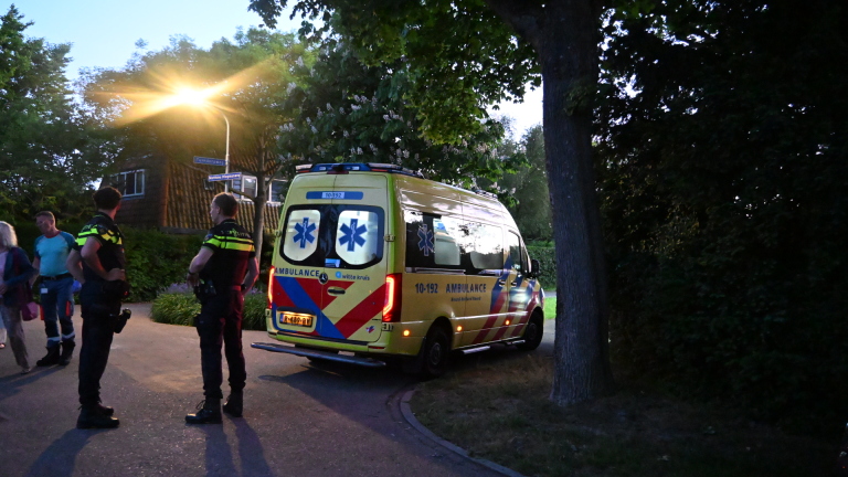 Scooterrijder onderuit in Bergen, gewond naar ziekenhuis