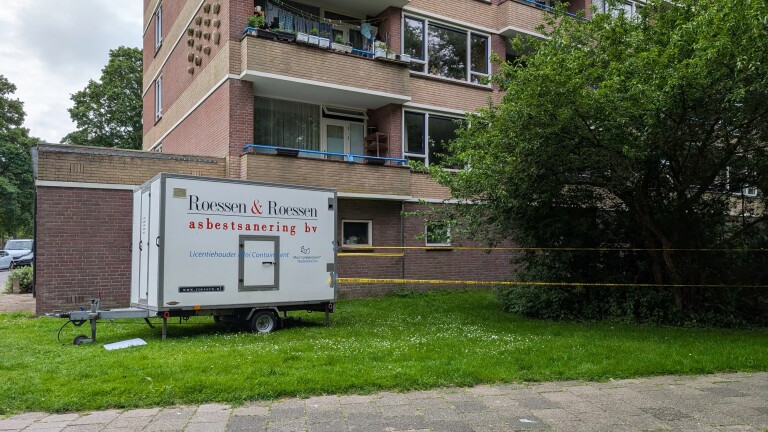 Asbest vrijgekomen bij flatbrand Oudorperpolder, plantsoen afgezet