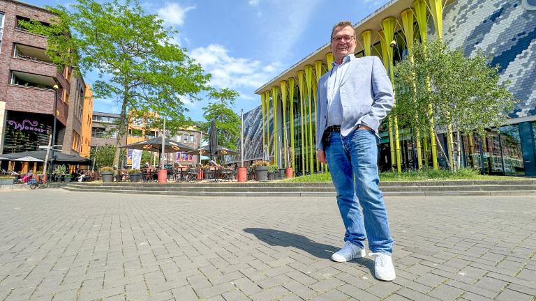 Wethouder John Does zwaait af: “Grootste uitdaging ligt nu niet bij woningbouw, maar bij jeugd”