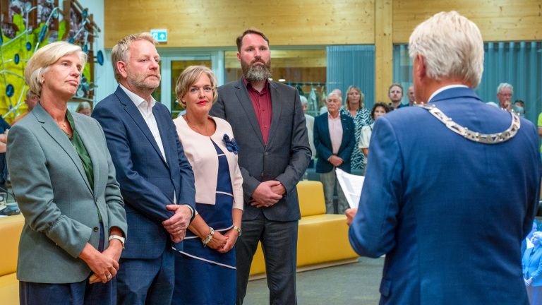 Een nieuw college met bekende gezichten, en ook de vertrouwde spanning is terug in Bergen