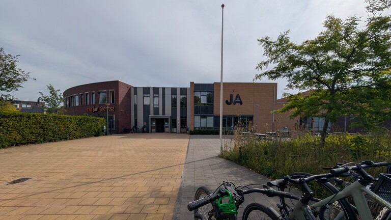 Jubilerend Jan Arentsz bleef altijd sociale plek in veranderende wereld: “Zó benieuwd naar de verhalen”