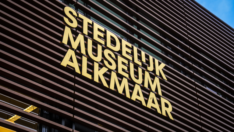 Stedelijk Museum Alkmaar opent expositie ‘Van water naar land: Jan van Scorel en Pé Okx’ 🗓
