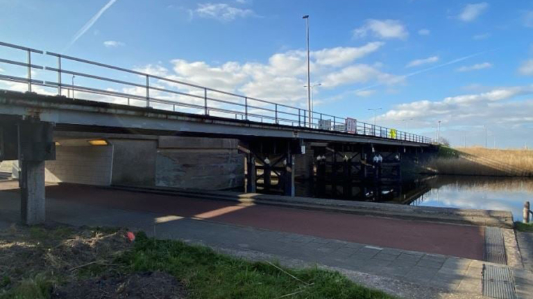 Nieuwe, bredere Huygenfietsbrug in aantocht: vervanging start in november