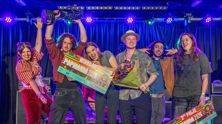 Alkmaarse band Carousel overtuigende winnaar van Popmania in Kompleks