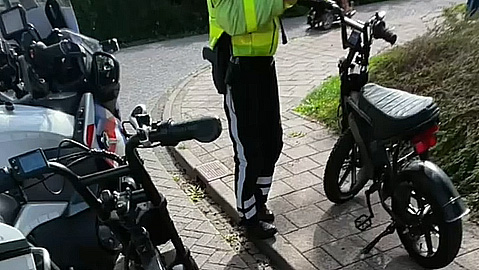Inbeslagnames en tientallen bekeuringen bij e-bike ride out Strand van Luna