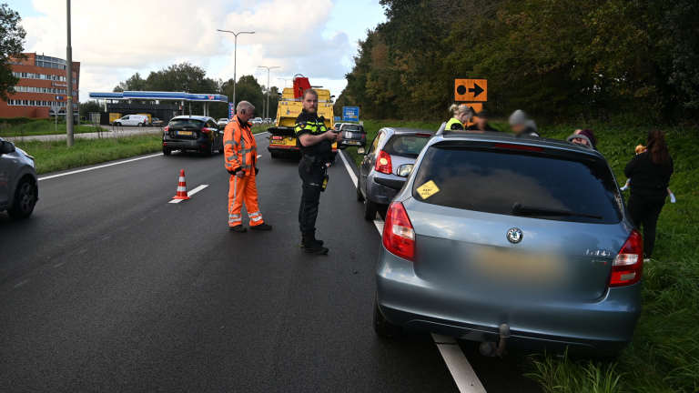 Botsing met vier auto’s op N9 in Alkmaar, voorste bestuurder gaat ervandoor