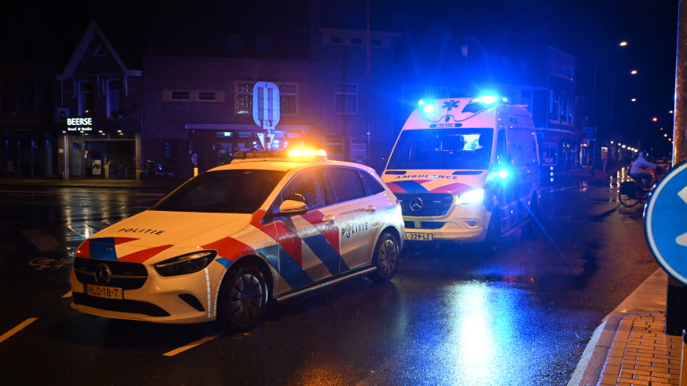 Omstanders vinden zwaargewonde fietser buiten bewustzijn op Scharloo in Alkmaar