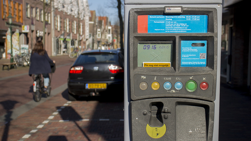 Parkeerkosten betalen via pin en creditcard in Alkmaar nog steeds niet mogelijk